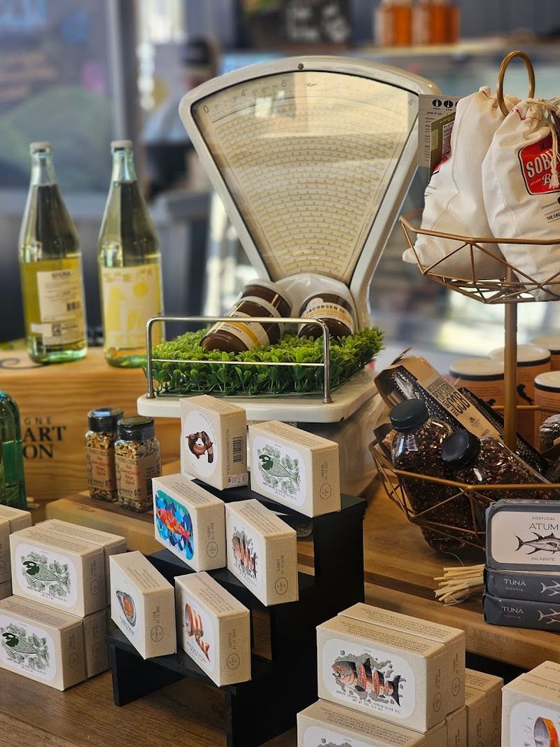 Why This Shore Spot Keeps Drawing People Back