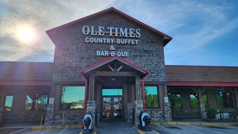 Why Ole Times Country Buffet Keeps Drawing Crowds