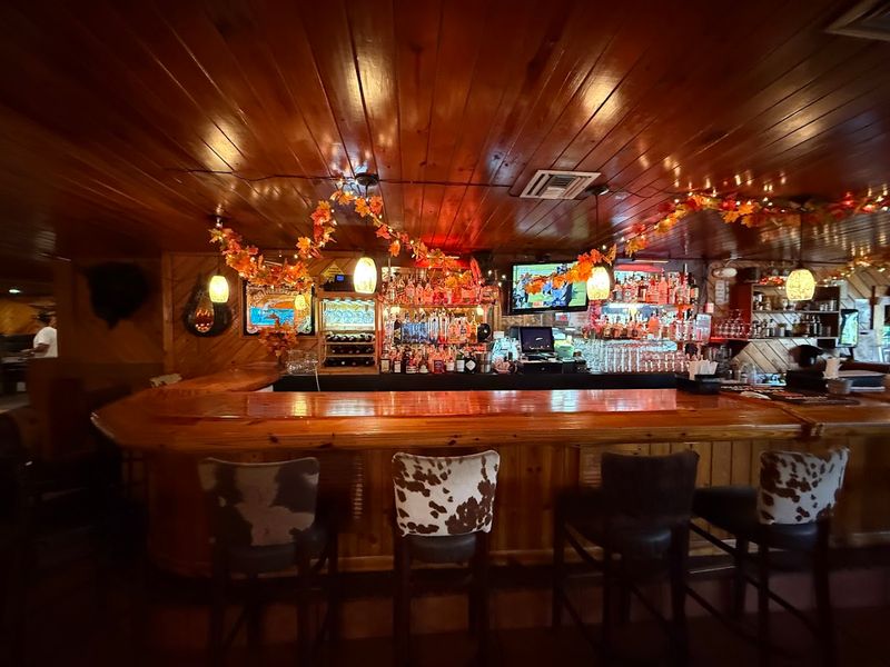 Why Cowpoke's Keeps Drawing People Back