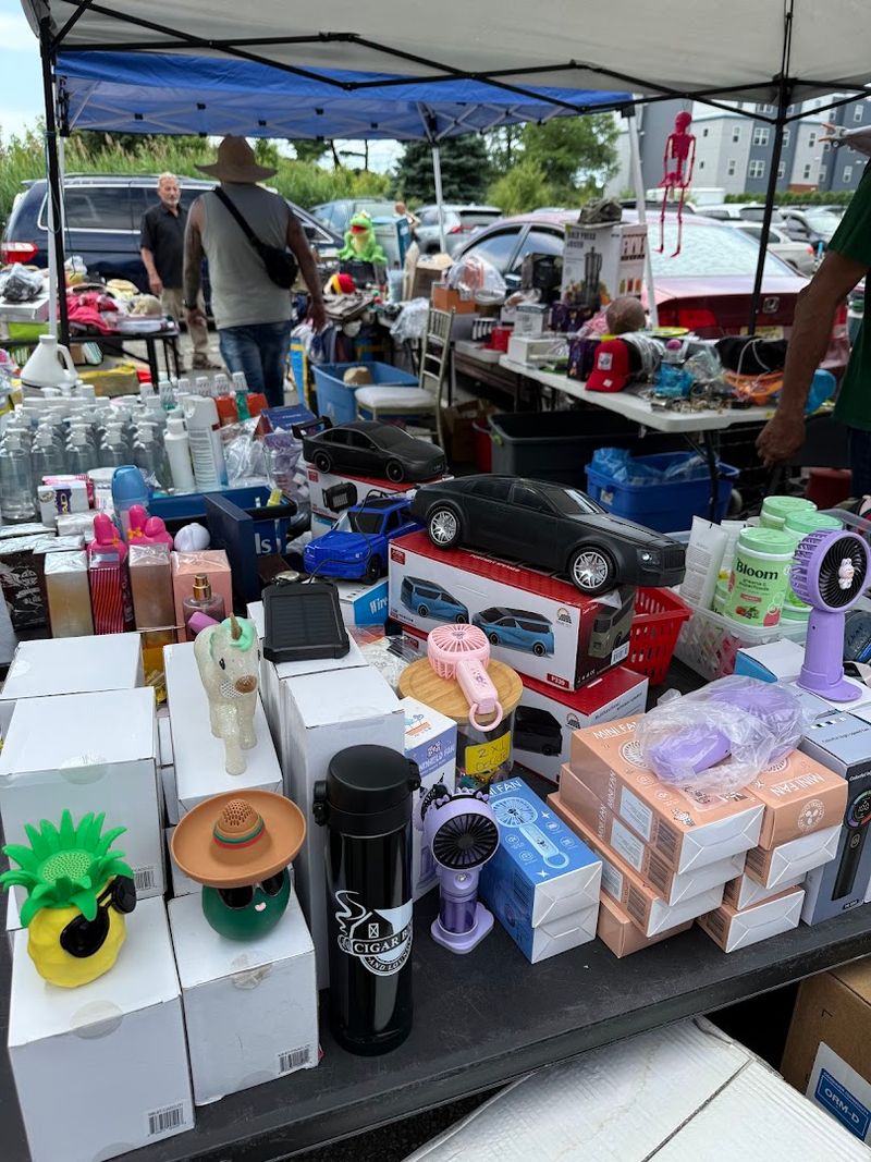 How the Market Compares to Bigger Flea Markets in New Jersey