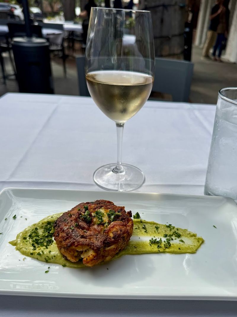 Po' Boys, Crab Cakes, and the Lunch Scene