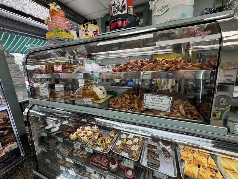 Circo's Pastry Shop — Bushwick (Brooklyn)