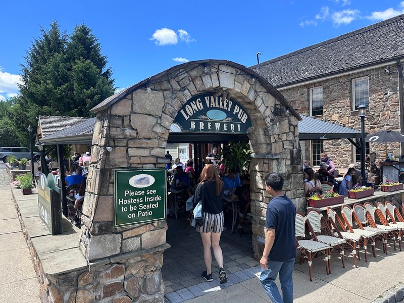 Long Valley Pub & Brewery (Long Valley)