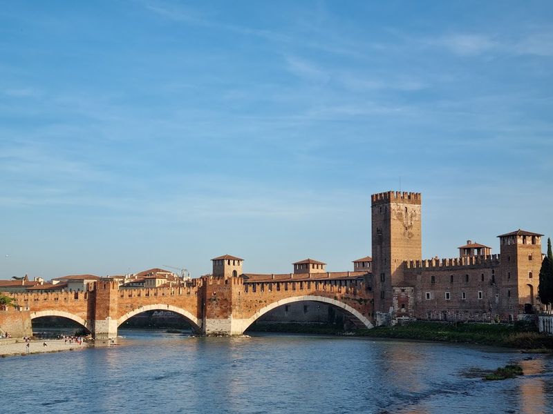 Walk Across Castelvecchio Bridge