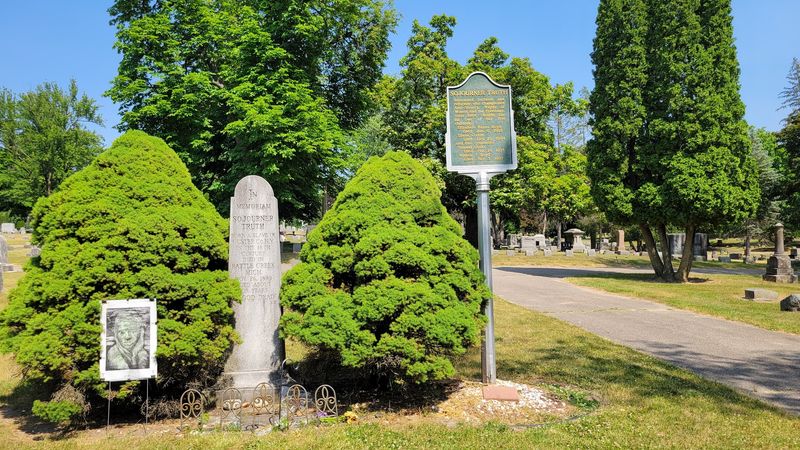 Oak Hill Cemetery: Paying Respects at Her Final Resting Place
