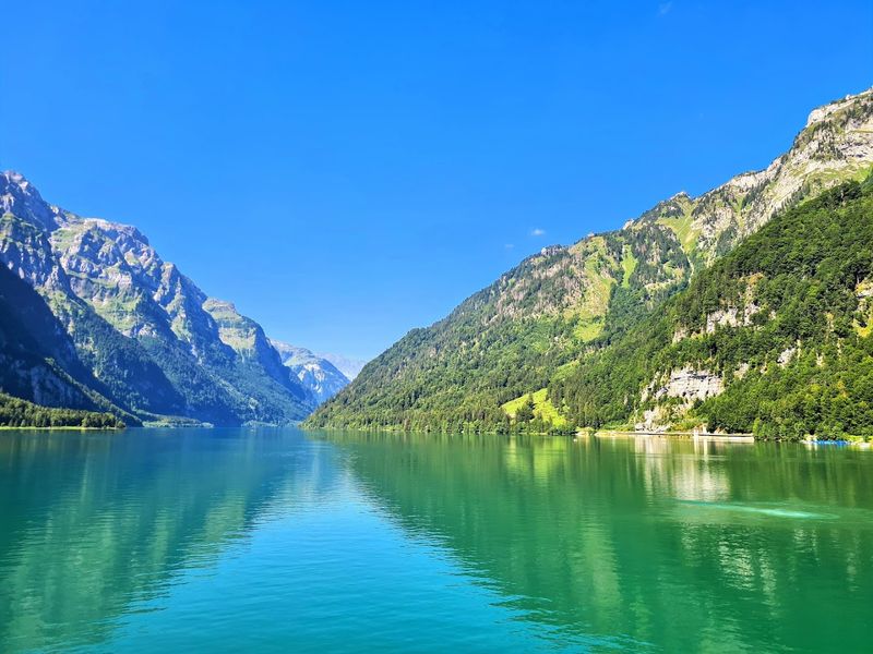 Lake Klöntal (Klöntalersee)