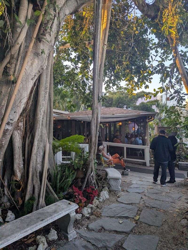 Owen’s Fish Camp – Sarasota, FL