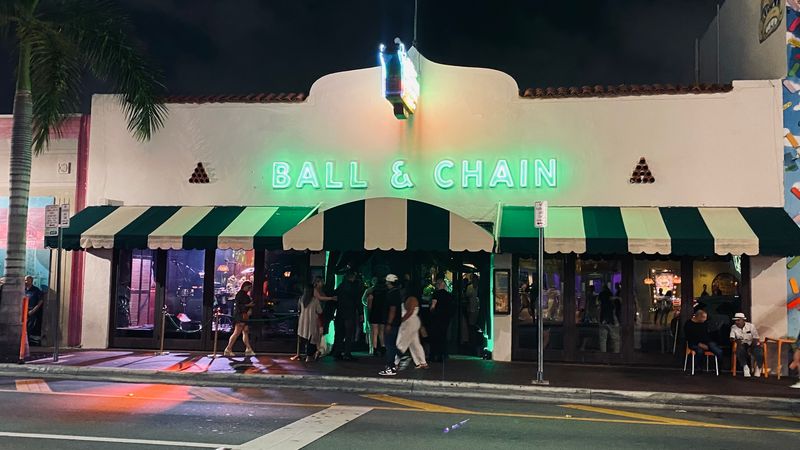 Take Free Salsa & Latin Dance Lessons