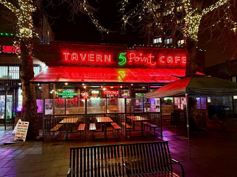 The 5 Point Café - Seattle