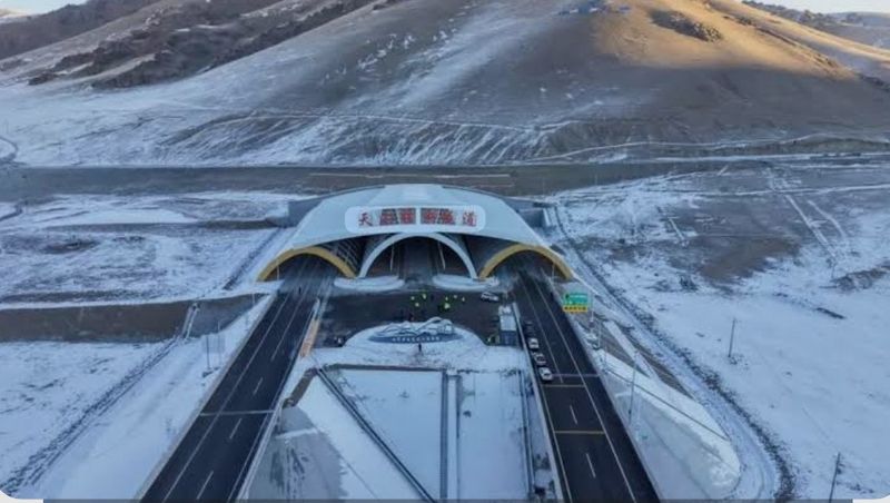 Tianshan Shengli Tunnel, China