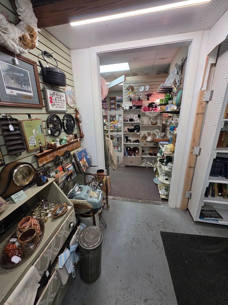 The Closing Thought on a Mall Worth the Detour