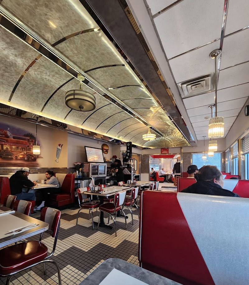 The Retro Atmosphere That Keeps People Coming Back