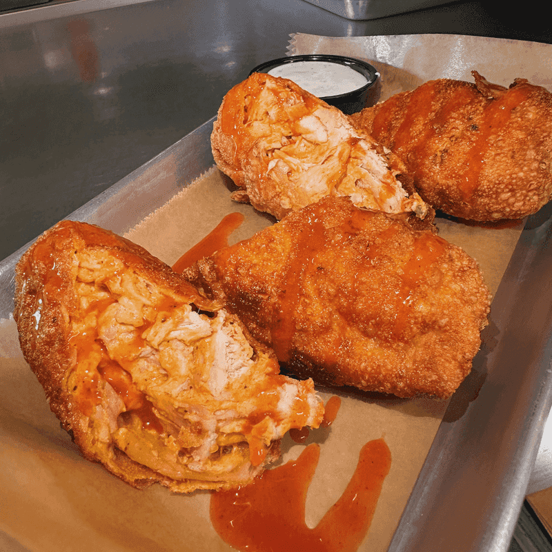 The Crab Cakes That Keep People Driving Back