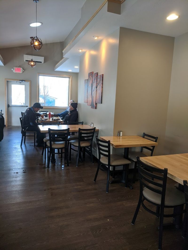 The Dining Room: Small But Mighty