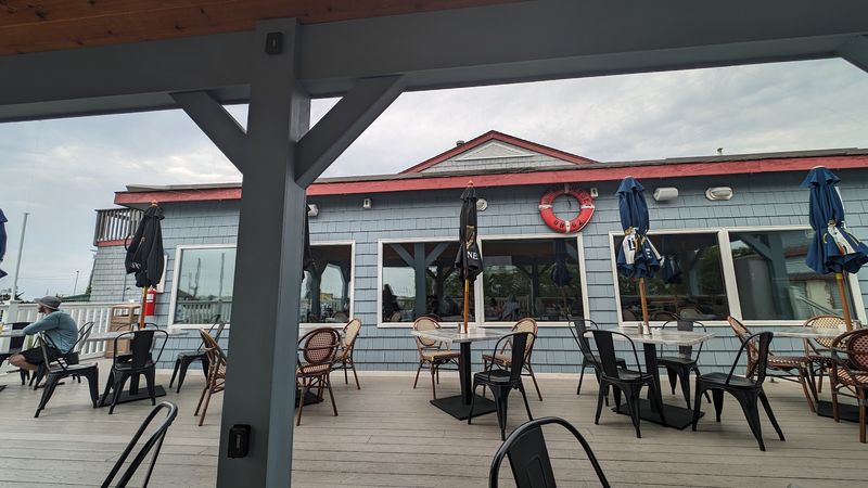 The Outdoor Seating Experience in Detail