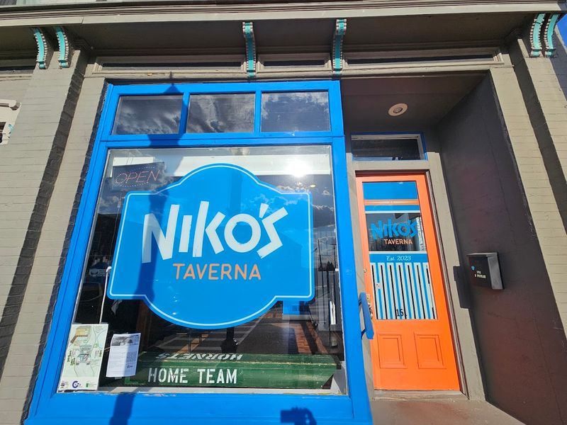 Practical Tips for Planning Your Visit to Niko's Taverna
