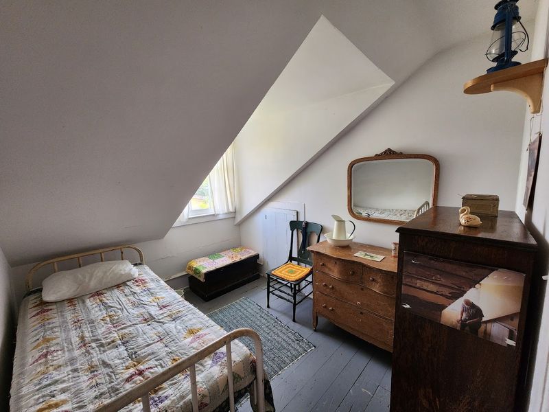 The Fascinating Story of the One-Armed Lighthouse Keeper