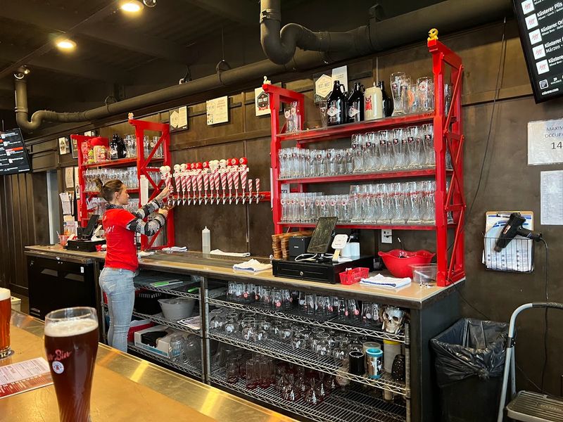 The Ordering System That Keeps Things Moving