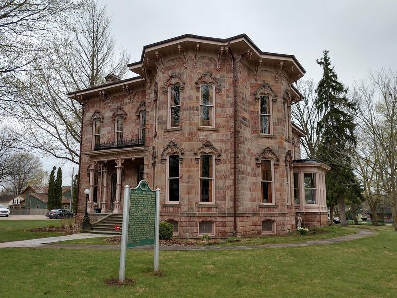 A Living Archive for Ionia Families and Their Heirlooms