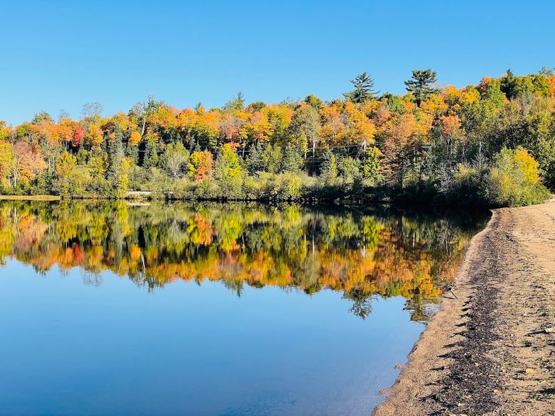 The Story Behind This Lakeside Retreat