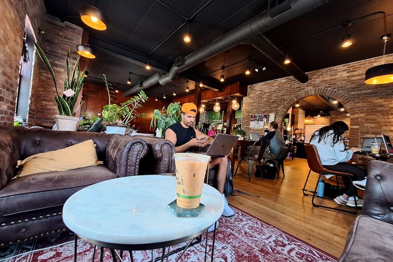 The Aesthetic That Makes People Stop Scrolling