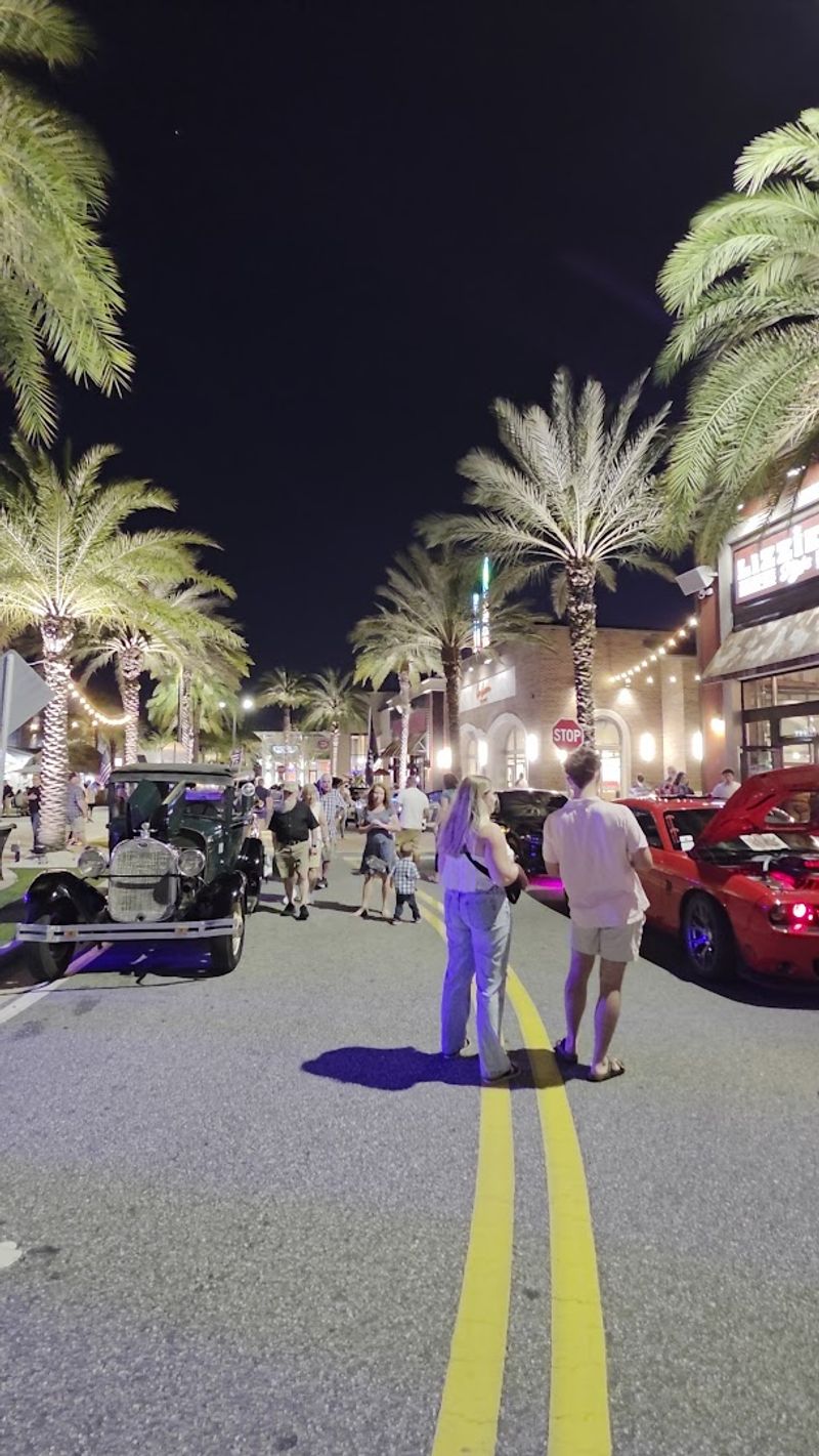 The Atmosphere That Keeps People Coming Back