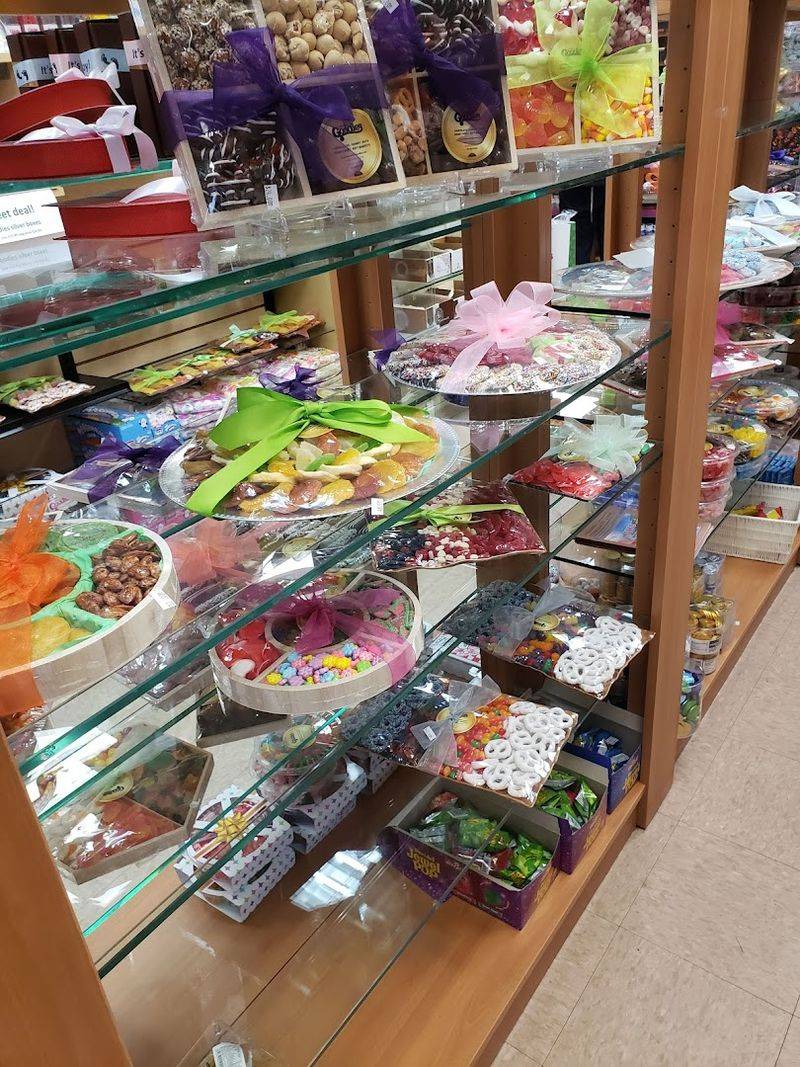A Kosher Candy Store With a Real Purpose