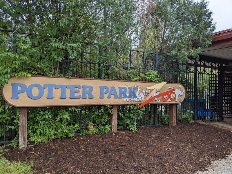 A Zoo That Grew From a City Park