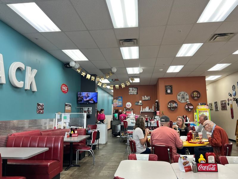 The 1950s Atmosphere That Pulls You Back in Time