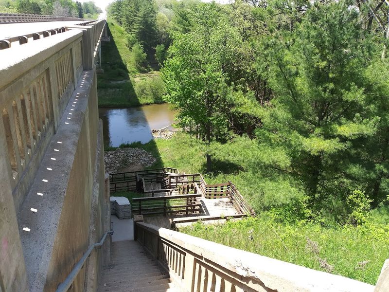 The Roadside Park That Makes the Visit Easy