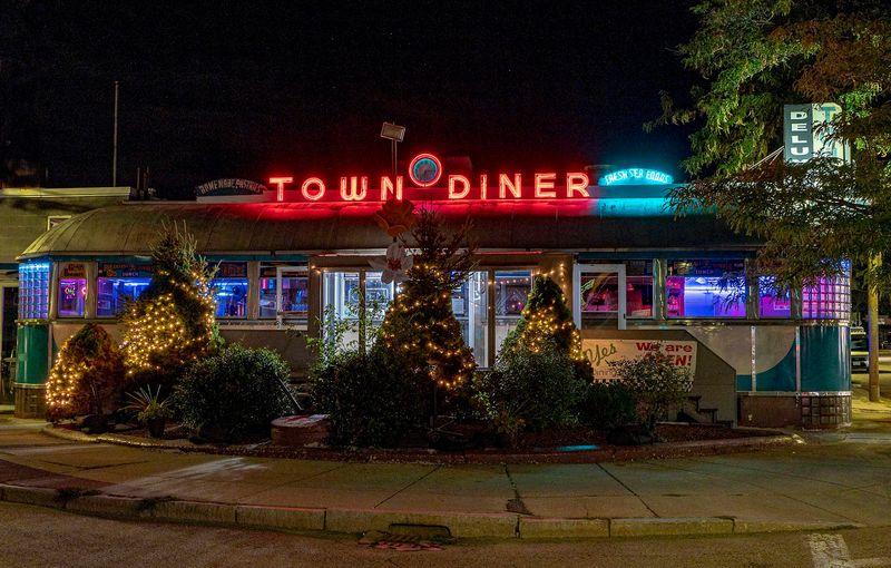 The Deluxe Town Diner — Watertown