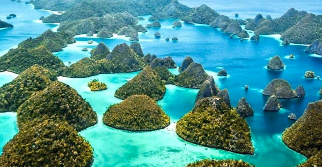 10 Breathtaking Archipelagos Around the World That Feel Unreal