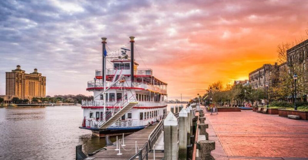 10 Safe and Friendly Cities in the U.S. for Women Traveling Alone