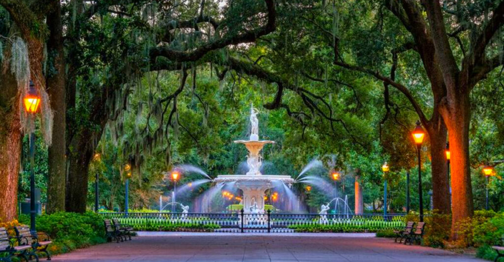 12 Beautiful Places to Explore in Savannah, Georgia