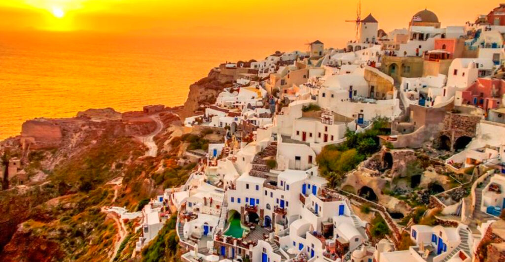 12 Coastal Cliff Villages Around the Mediterranean Worth Visiting