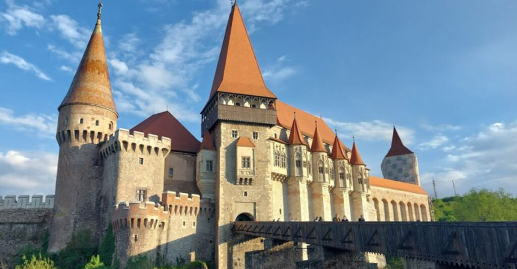 12 Landmarks in Romania That Feel Straight Out of a Story