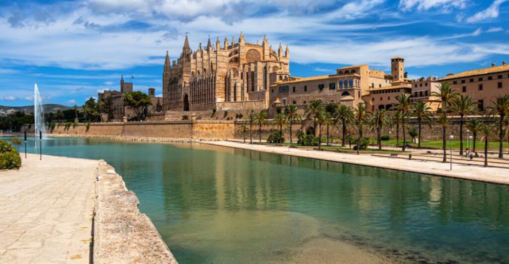 13 Incredible Things to Do in Palma de Mallorca for First-Time Visitors