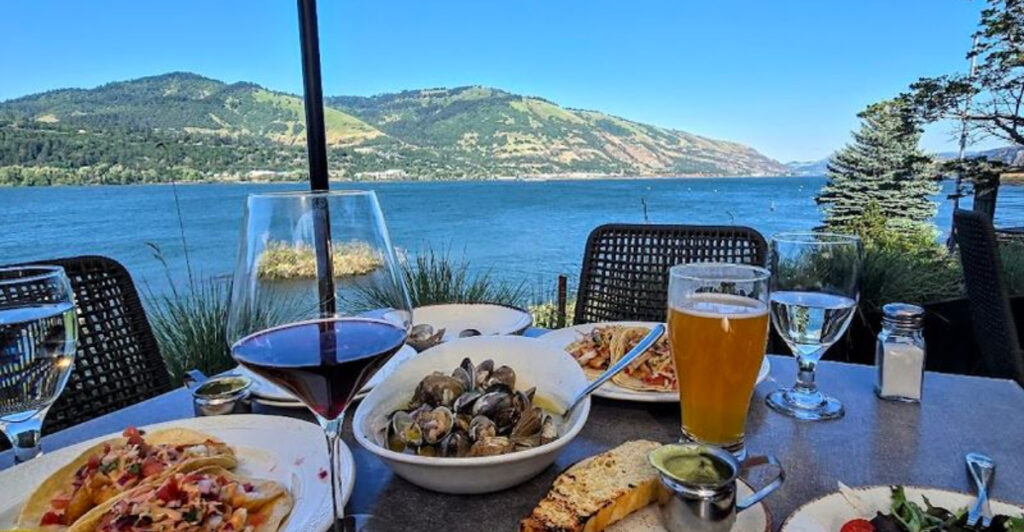 13 Oregon Restaurants Where You Can Dine Right by the River With Amazing Views
