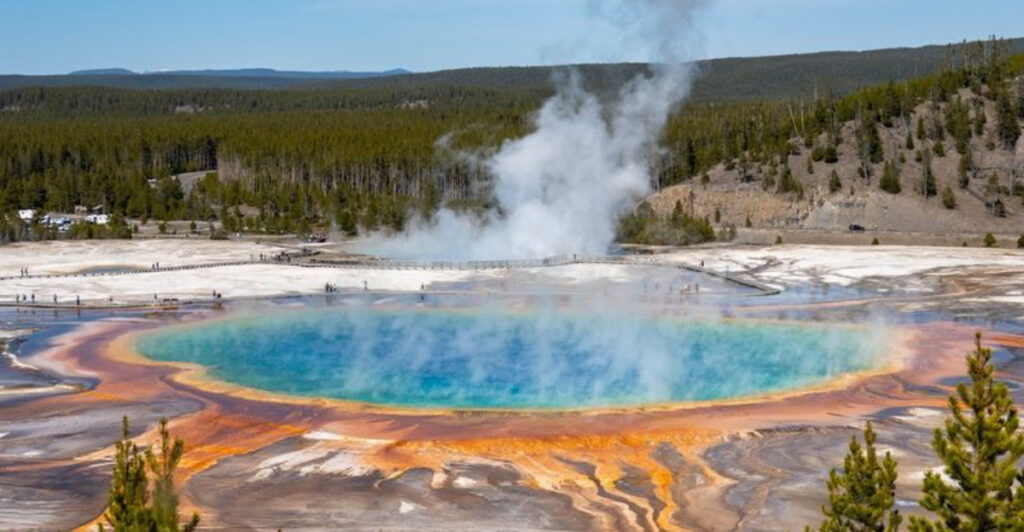 14 Natural Wonders Around the World That Make Every Photo Look Fake