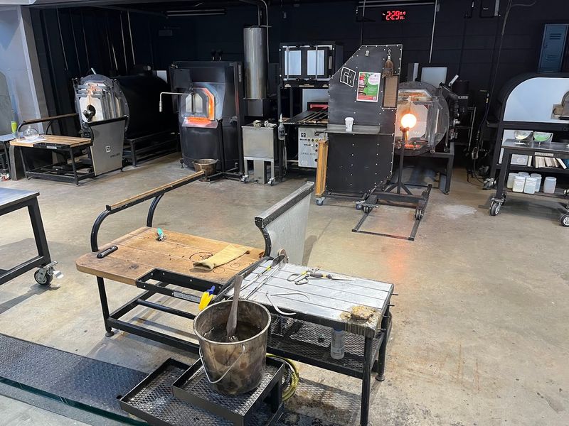 15 Fully Equipped Studio Classrooms Built for Serious Art-Making 15 Fully Equipped Studio Classrooms Built for Serious Art-Making