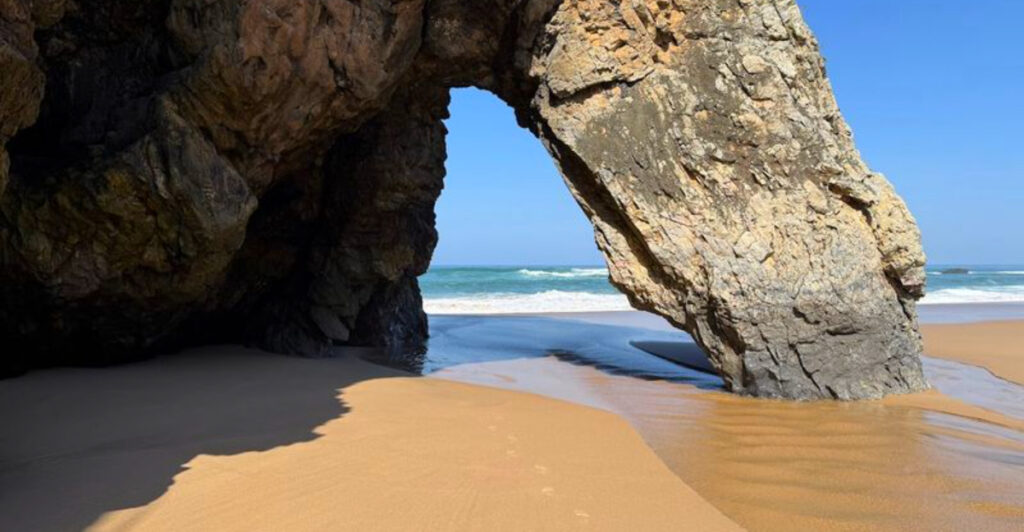 15 Gorgeous Beaches in Portugal That Feel Like Paradise