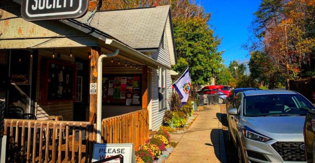 15 Hidden Restaurants in West Virginia Worth Finding in the Middle of Nowhere