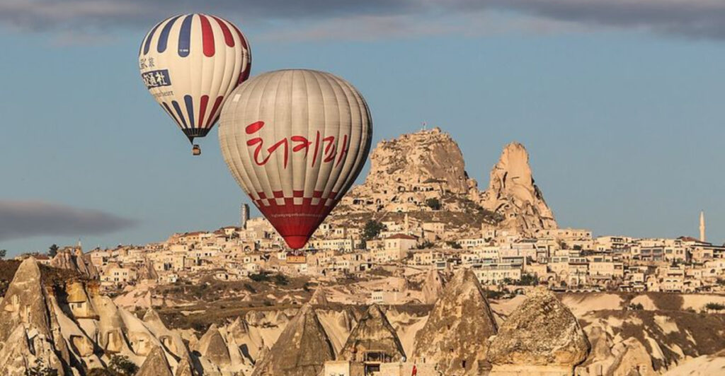 15 Places Around the World That Seem Too Beautiful to Be Everyday Real
