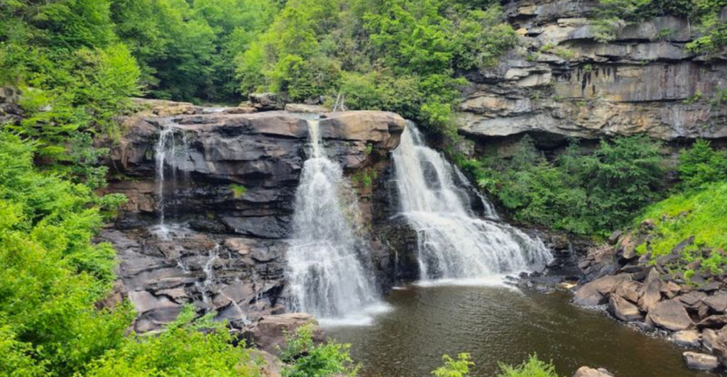 15 U.S. States Packed With Stunning Waterfalls