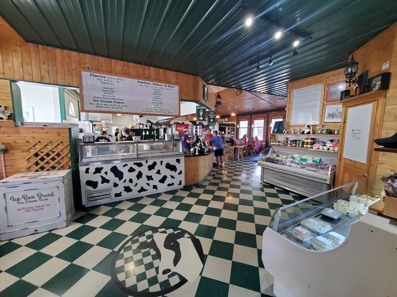 32 Flavors of Hand-Dipped Ice Cream and the COWconut That Deserves Its Own Trophy