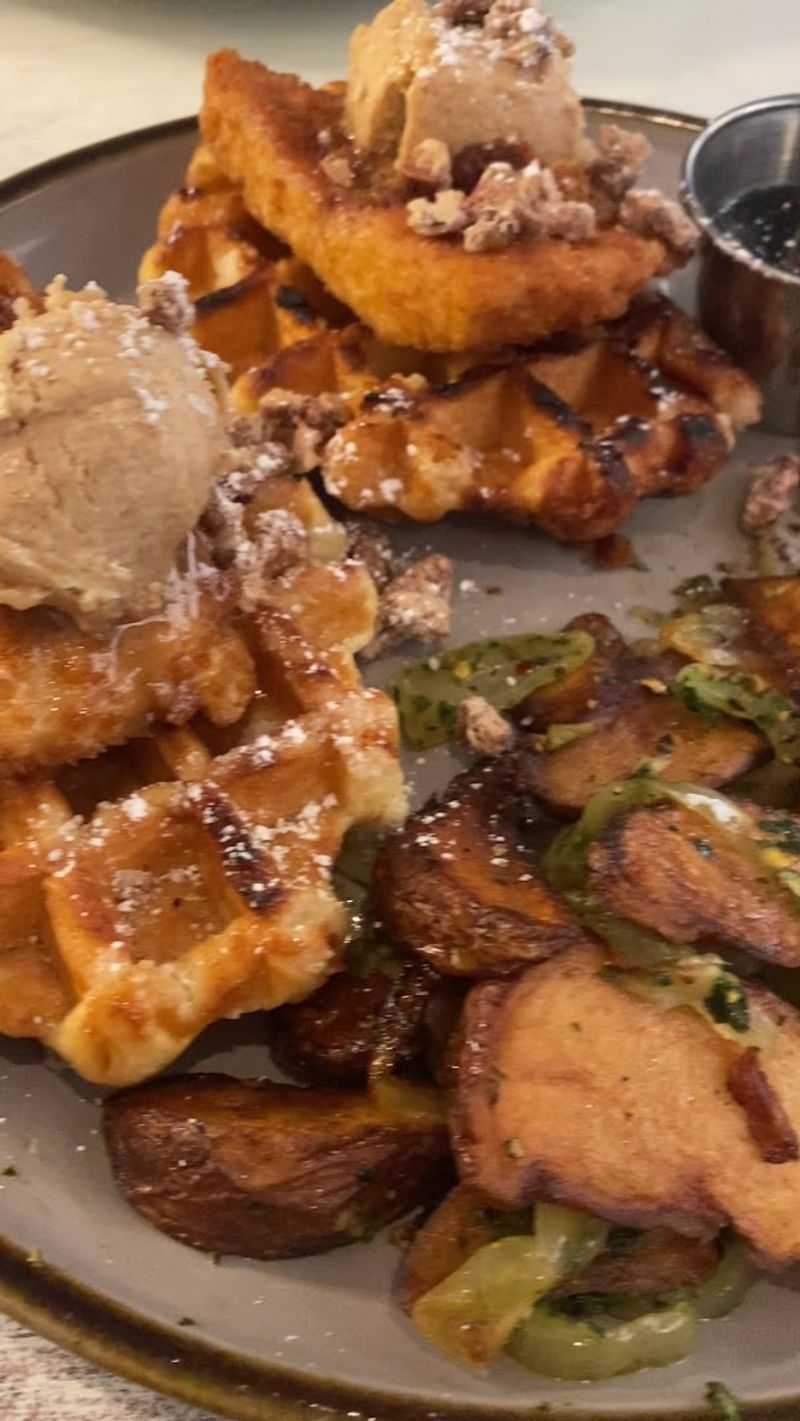 A Brunch Menu Worth Setting an Alarm For