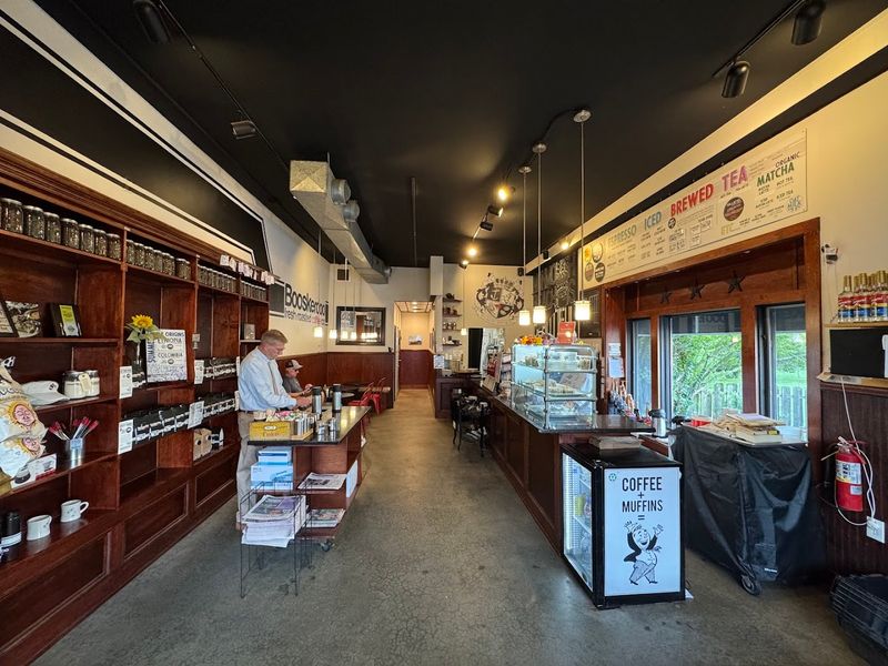 A Cafe That Feels Like It Was Built for Regulars