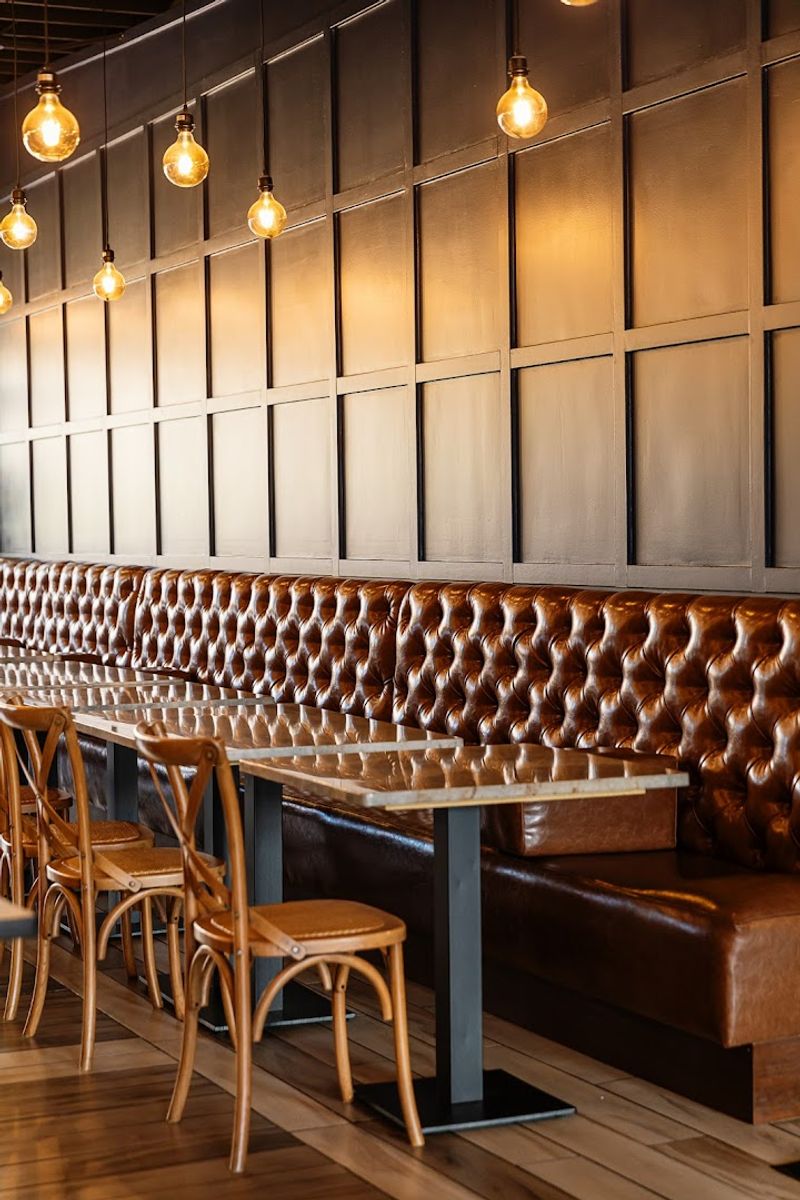 A Dining Room That Feels Welcoming Without Trying Too Hard
