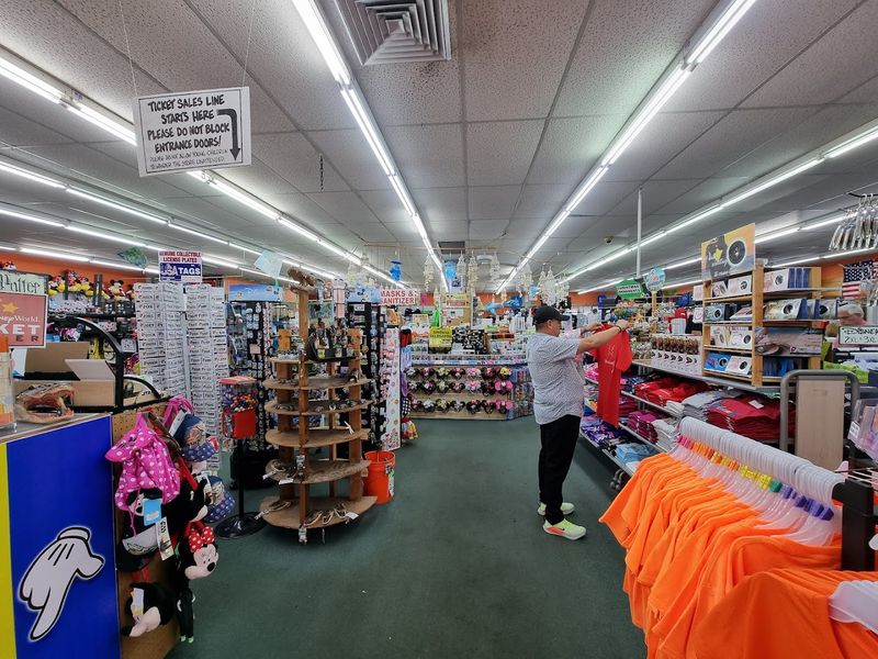 A Gift Shop That Goes Way Beyond Oranges A Gift Shop That Goes Way Beyond Oranges