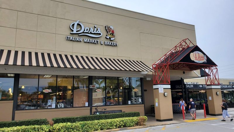 A Gourmet Institution Right in the Heart of Sunrise A Gourmet Institution Right in the Heart of Sunrise
